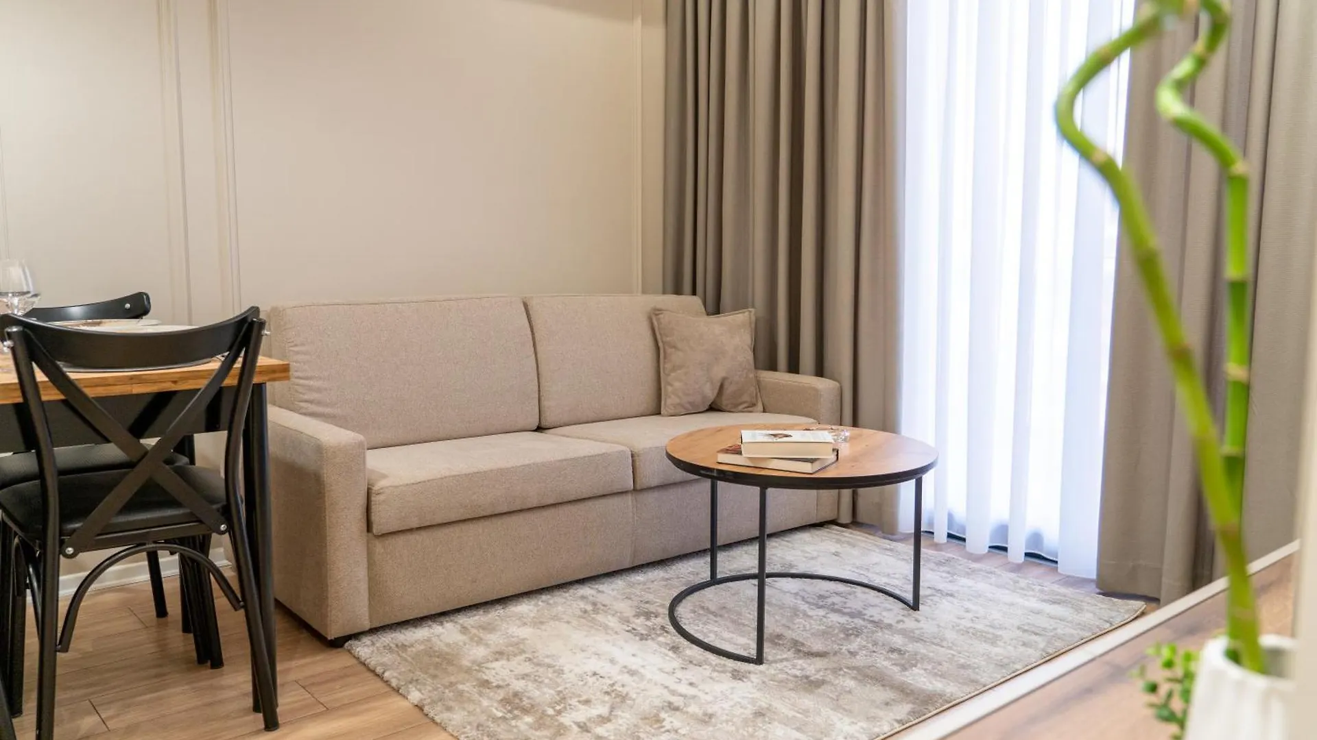 Progarden Luxury Apartments Tirana 0*,